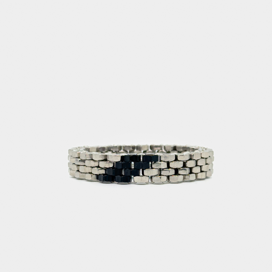 Modern cuff in silver black