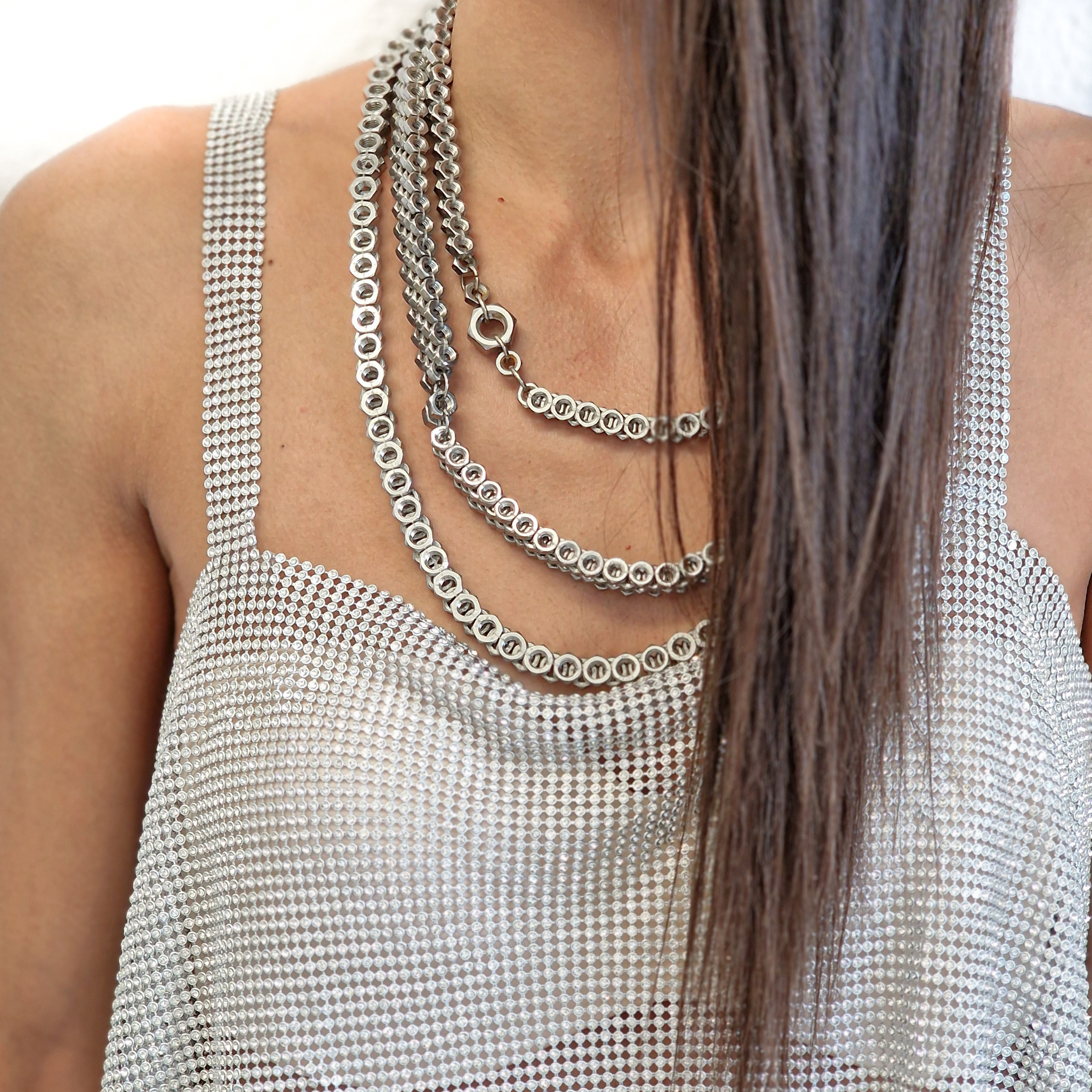 contemporary silver woman necklace