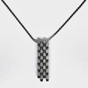 Minimalistic pendant necklace in silver